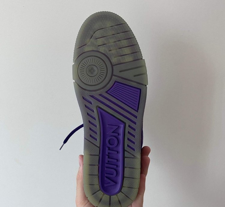 Lv Trainer Sneaker Mid-top