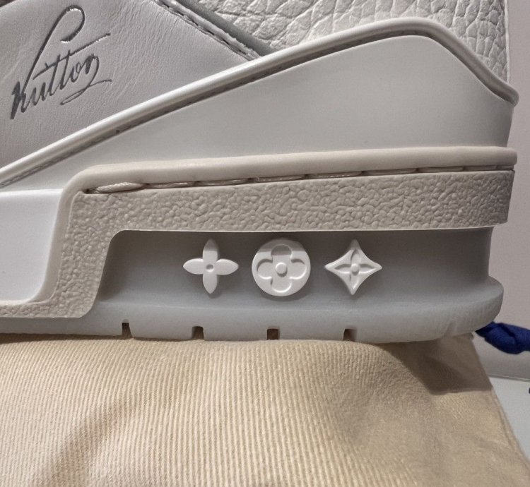 Lv Trainer Triple White