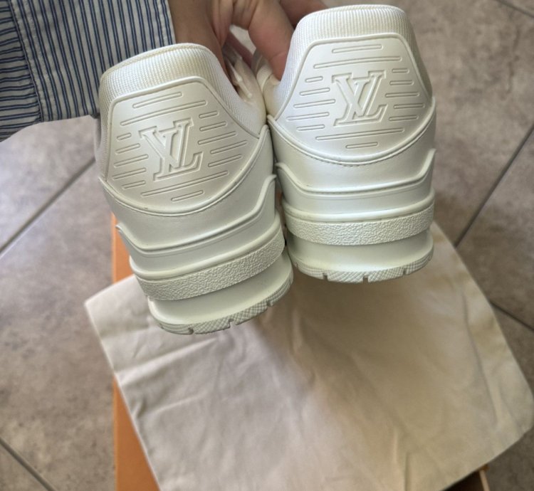 Lv Trainers All White