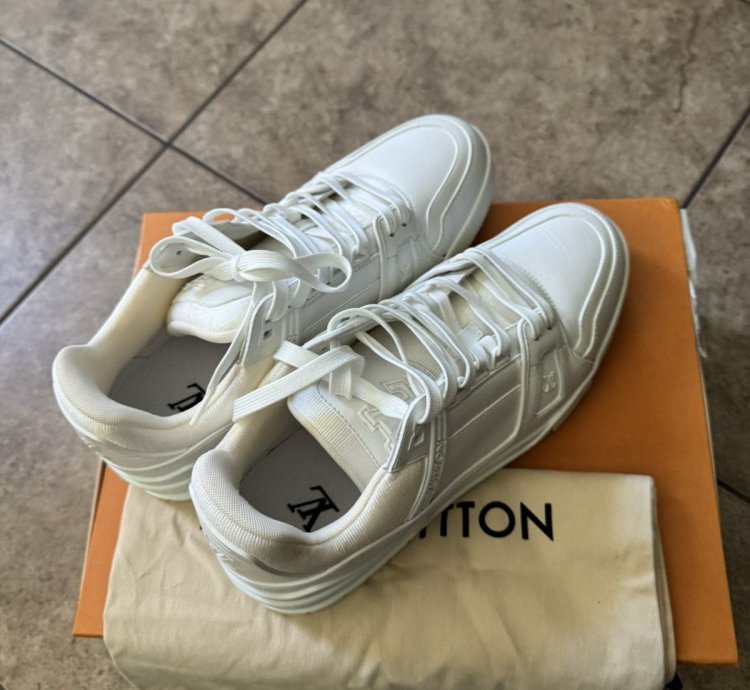 Lv Trainers All White