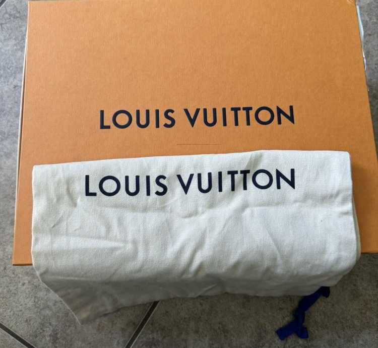 Lv Trainers All White