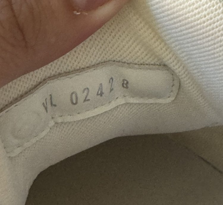 Lv Trainers All White