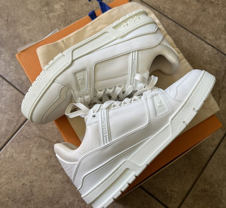 Lv Trainers All White