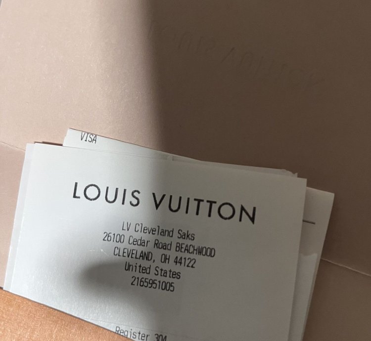 Mens Louis Vuitton Sneaker