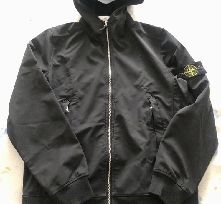 40927 Stone Island Lightweight Soft Shell- Hooded Jacket