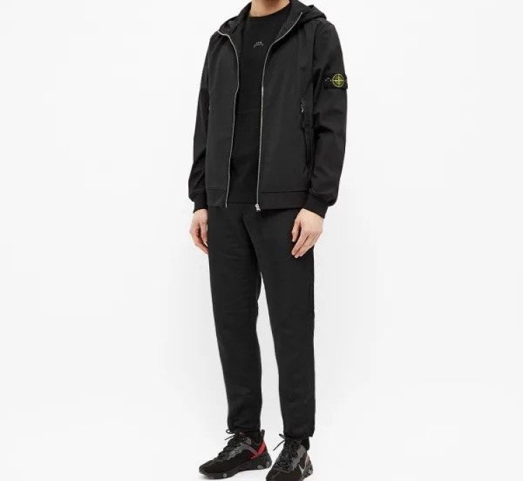 40927 Stone Island Lightweight Soft Shell- Hooded Jacket