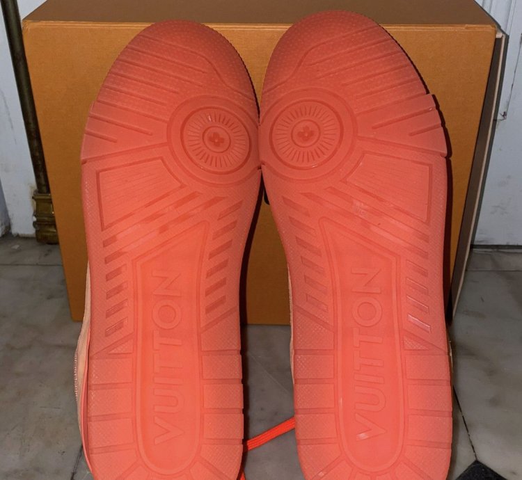 Monogram Sneakers From Louis Vuitton 2021ss