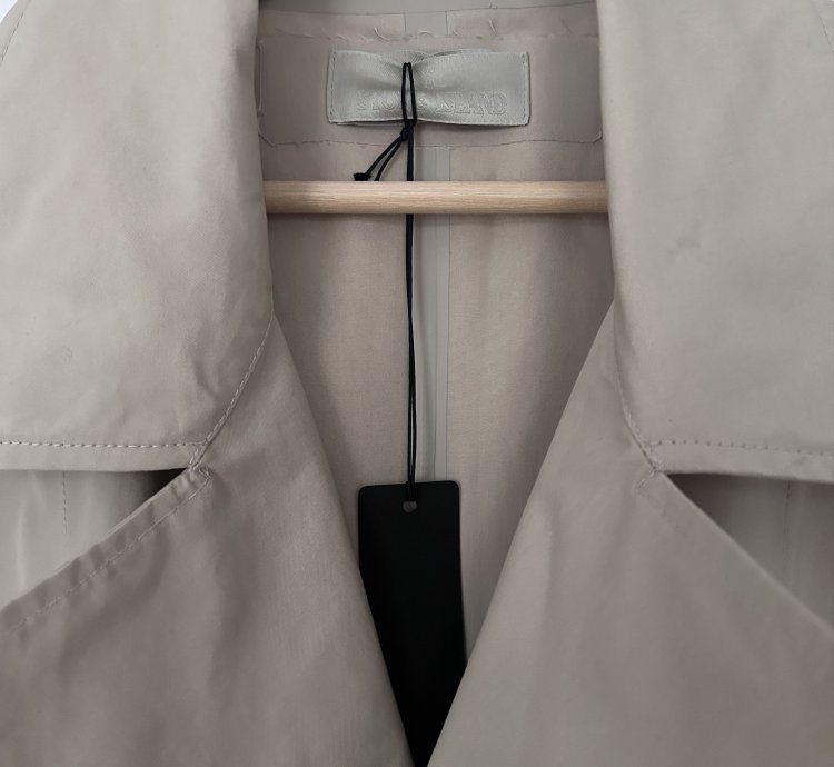 703f1 - Ghost Piece -ventile Trench