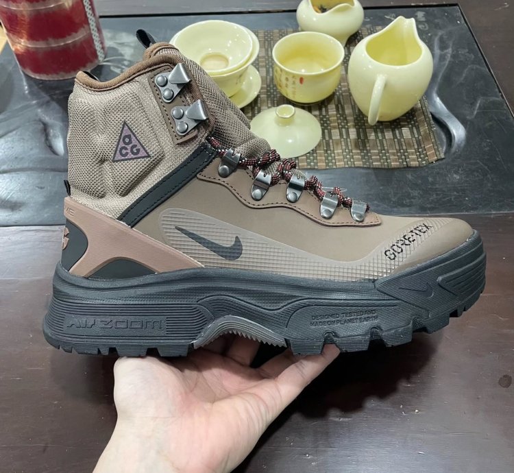 Nike Acg Air Zoom Gaiadome Gore-tex Trails End Brown