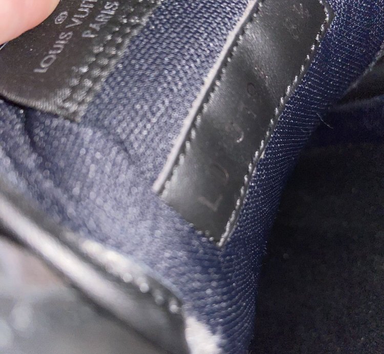 New 2019 Black Trainer