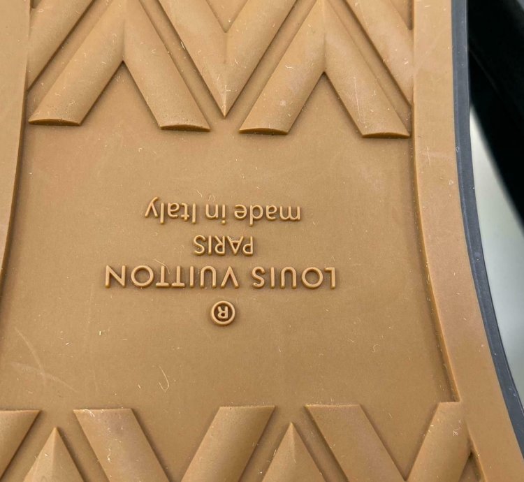 New Authentic Louis Vuitton Tattoo Sneaker Boot Alpes