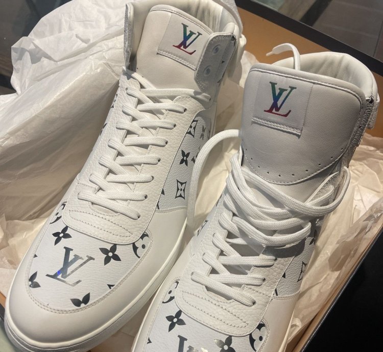New Hi-top Rivoli Monogram Sneaker