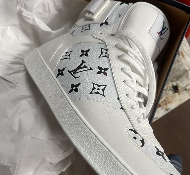 New Hi-top Rivoli Monogram Sneaker