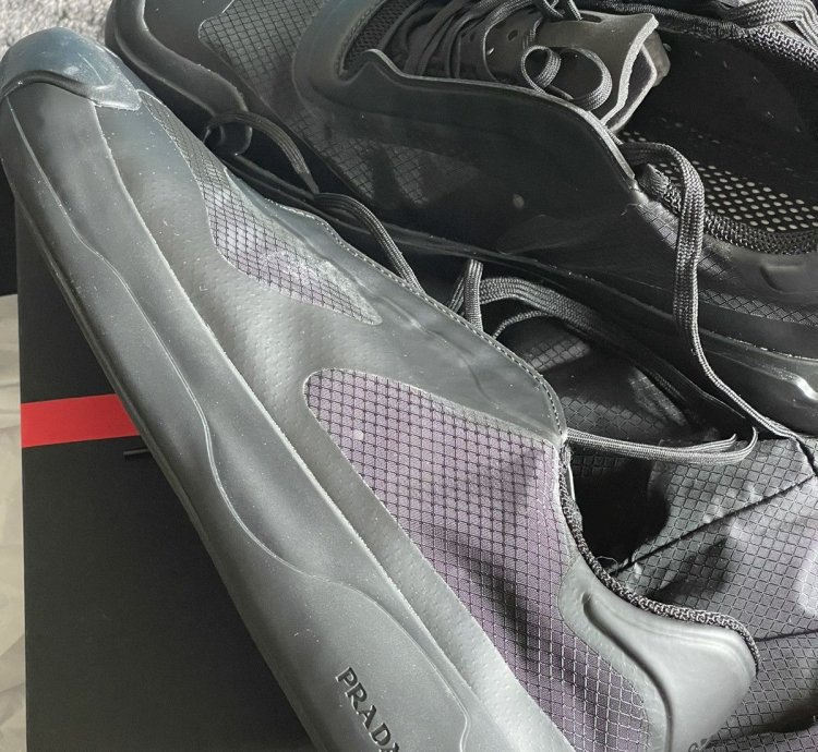 New In Box Luna Rossa 21 Sneakers