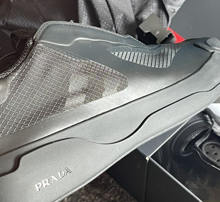 New In Box Luna Rossa 21 Sneakers