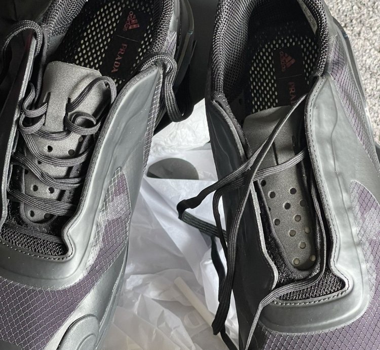 New In Box Luna Rossa 21 Sneakers