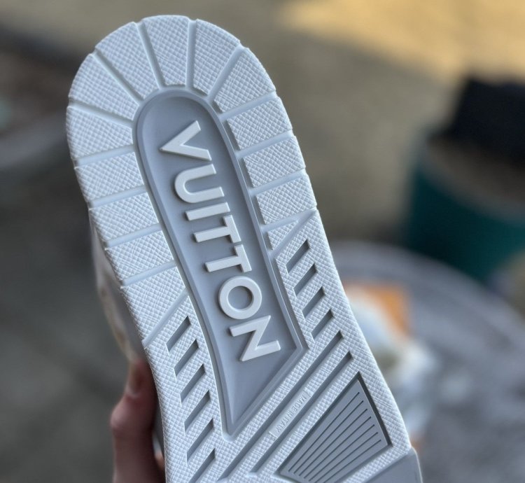New Louis Vuitton Skate Grey White Size 11lv