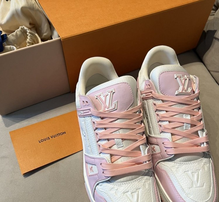 New Louis Vuitton Trainers pink White