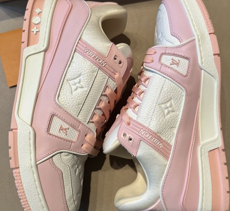 New Louis Vuitton Trainers pink White
