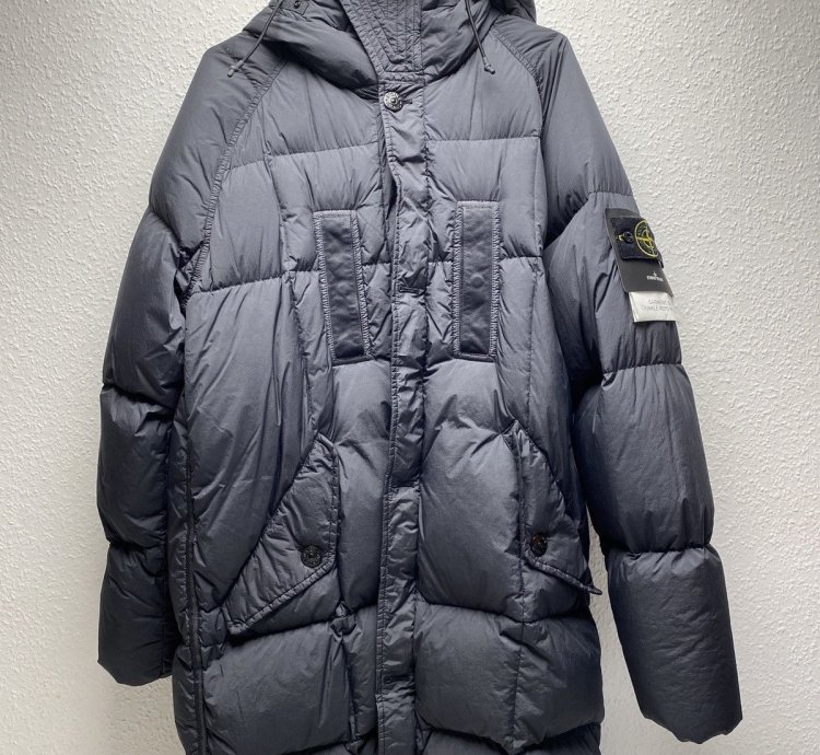 Garment Dyed Crinkel Reps Down Jacket With Defeats