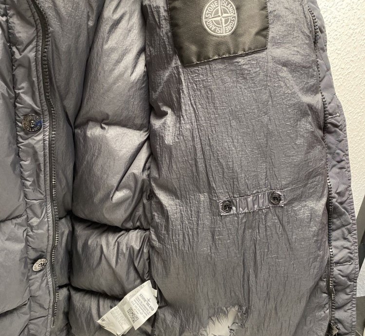 Garment Dyed Crinkel Reps Down Jacket With Defeats