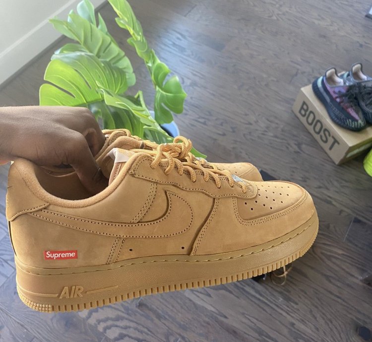 Nike Air Force 1 Low Supreme