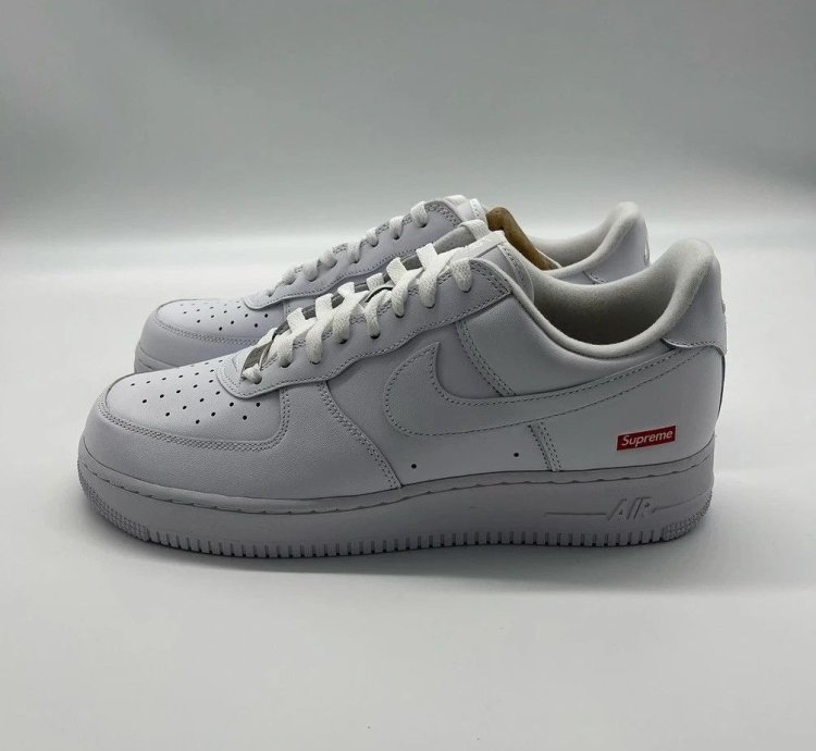 Nike Air Force 1 Low Supreme White