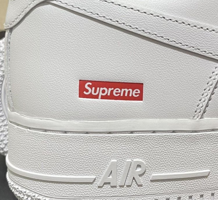 Nike Air Force 1 Low Supreme White Size 10 5 Men Authentic