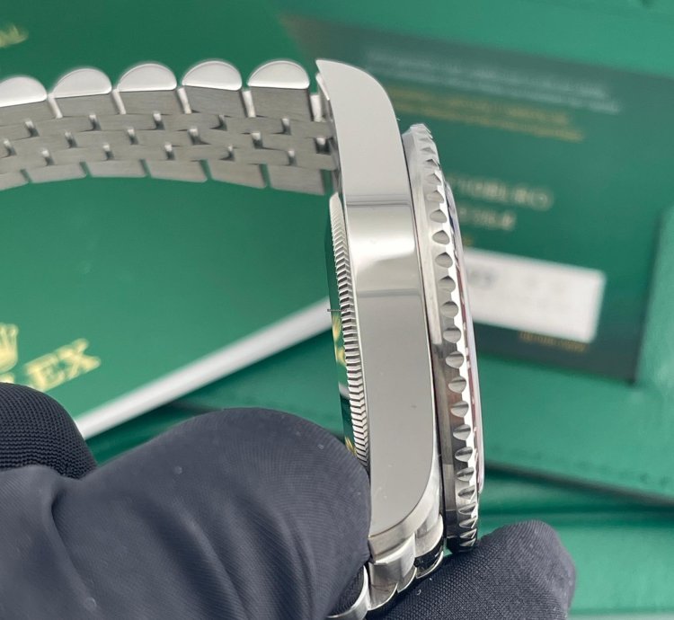 Rolex Gmt-master Ii Perfect Unworn Pepsi Jubilee Bracelet