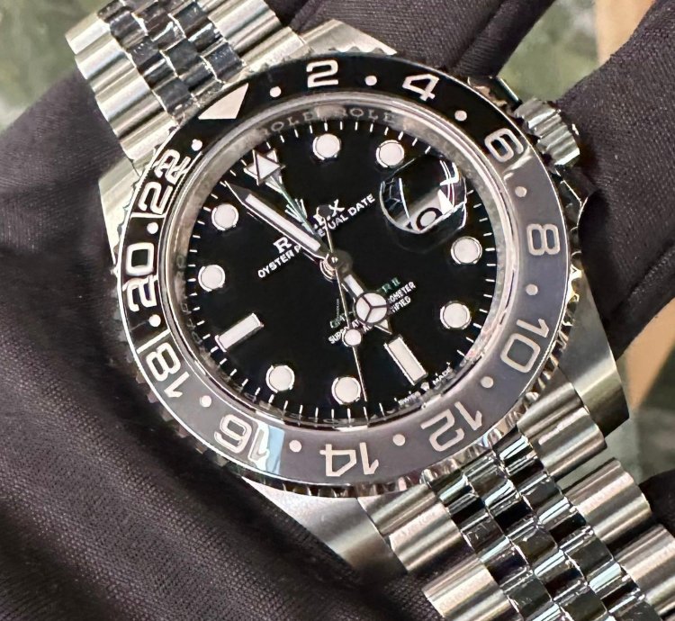 Rolex Gmt-master Ii Ref 126710grnr Bruce Wayne