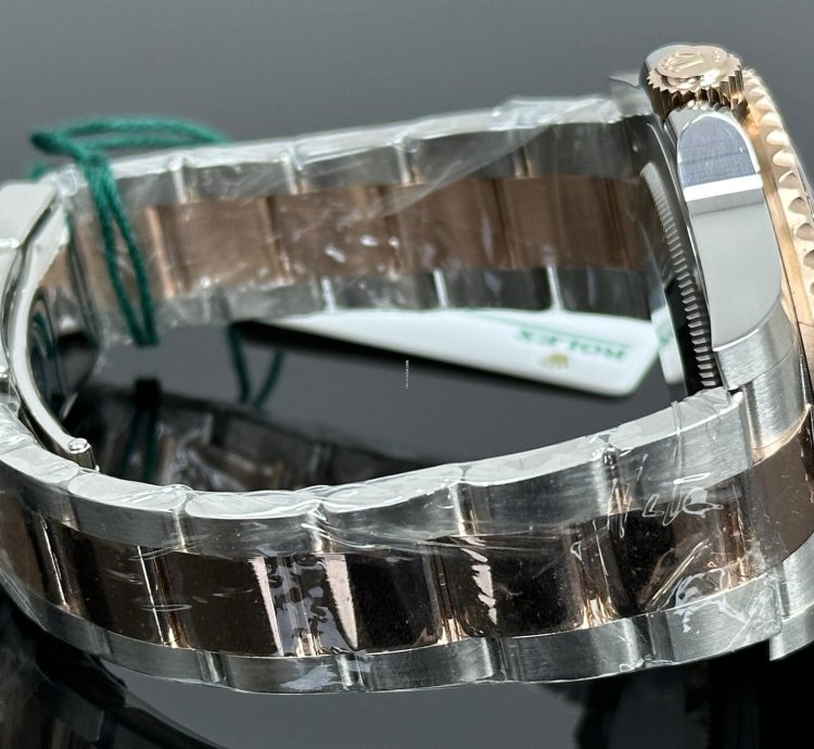 Rolex Gmt-master Ii Root Beer Black Dial 2025