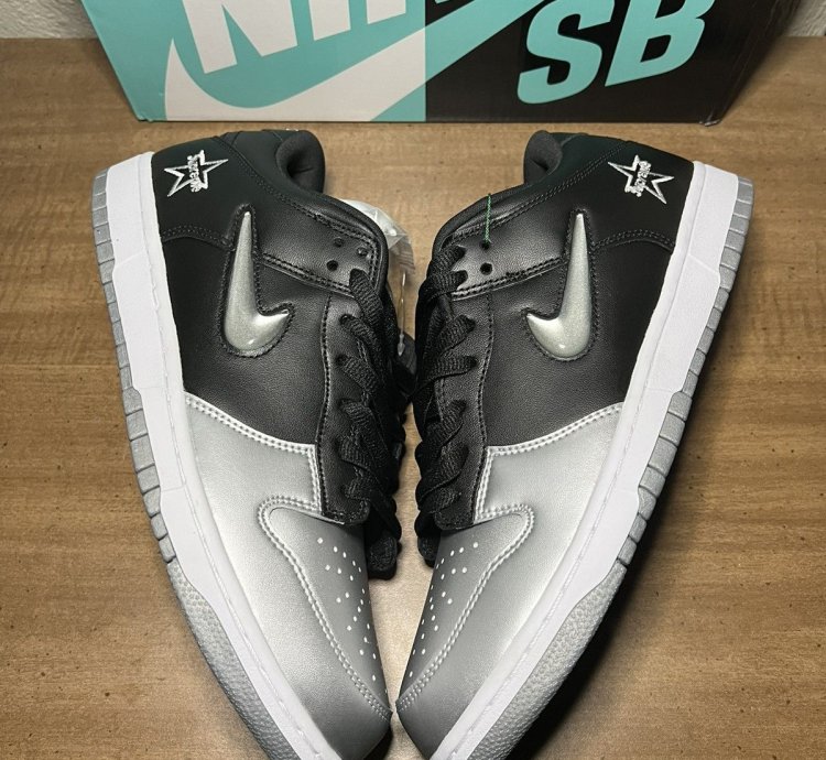 Nike Sb Dunk Low Silver Jewel