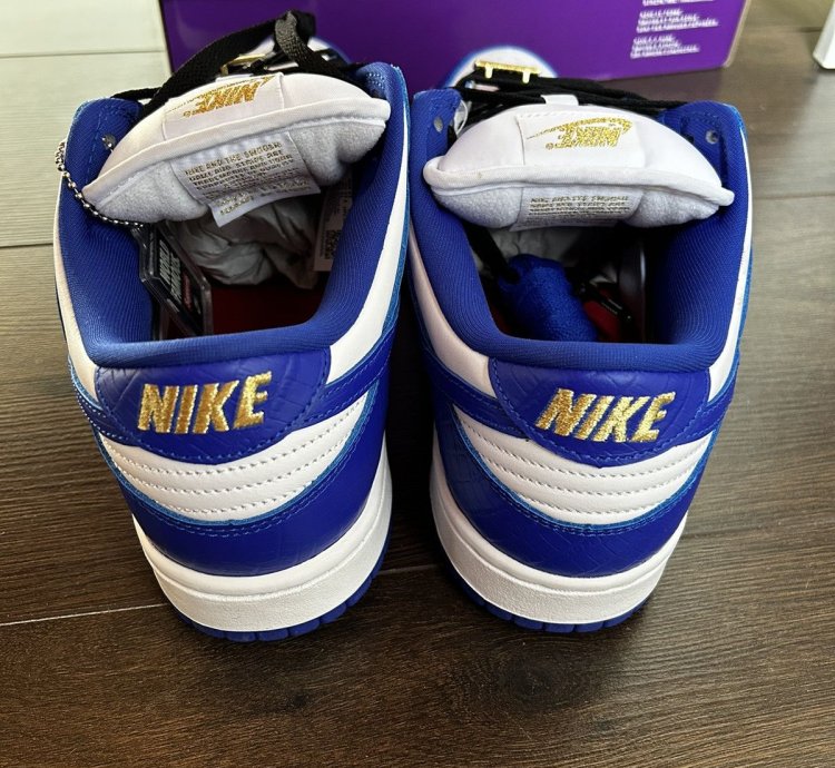 Nike Sb Dunk Low Supreme Blue