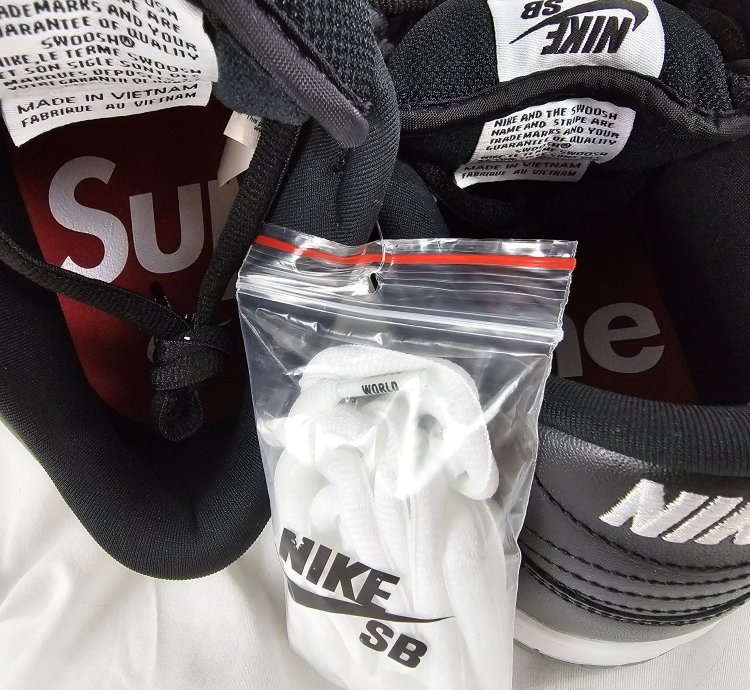 Nike Sb Dunk Low Supreme Jewel Swoosh