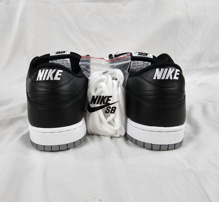 Nike Sb Dunk Low Supreme Jewel Swoosh