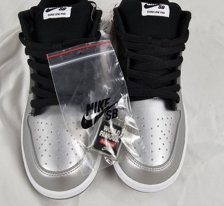 Nike Sb Dunk Low Supreme Jewel Swoosh