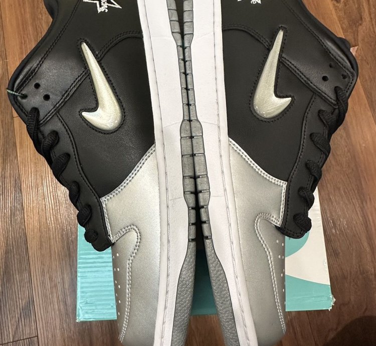 Nike Sb Dunk Low Supreme Jewel Swoosh Silver Stars Retro 14