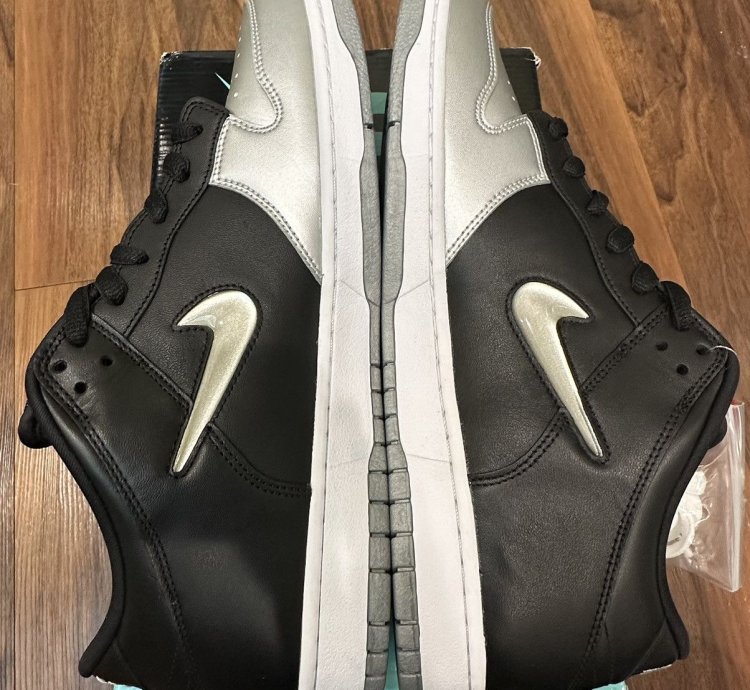 Nike Sb Dunk Low Supreme Jewel Swoosh Silver Stars Retro 14