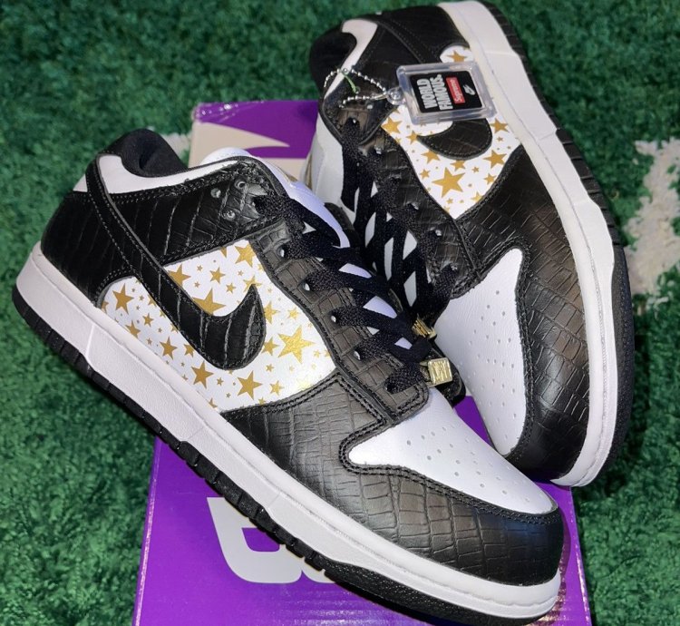 Nike Sb Dunk Low Supreme Stars Black Size 8 5m Brand New