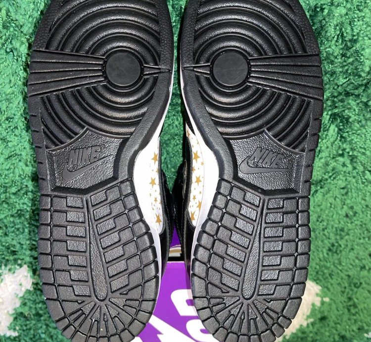 Nike Sb Dunk Low Supreme Stars Black Size 8 5m Brand New