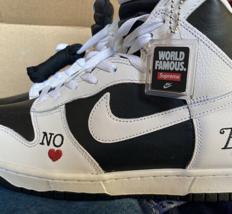 Nike Sb Supreme Dunk By Any Means Black White