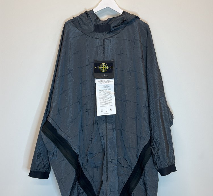 Pullover Check Jacquard On Nylon Metal Rain Poncho