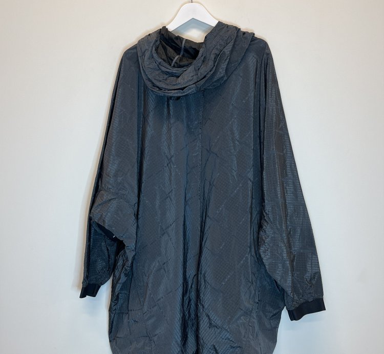 Pullover Check Jacquard On Nylon Metal Rain Poncho