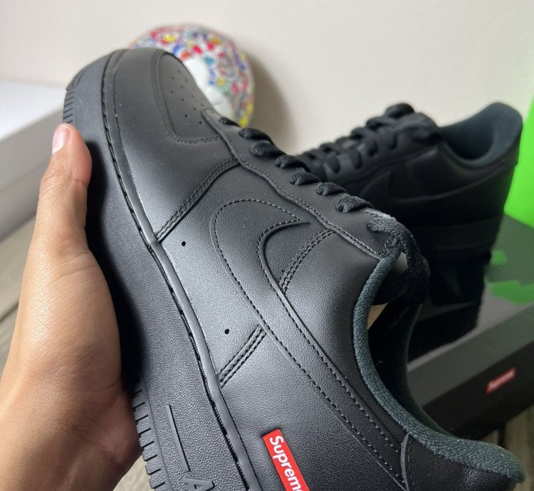 Nike Supreme Air Force 1 Low Black