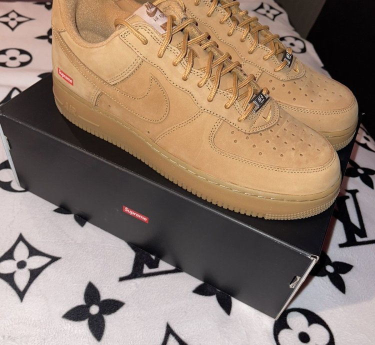 Nike Supreme Air Force 1 Low Brown Size 12