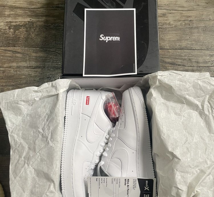 Nike Supreme Air Force 1 Low White