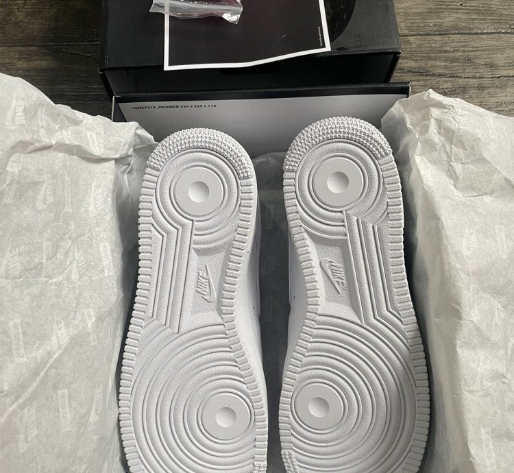 Nike Supreme Air Force 1 Low White