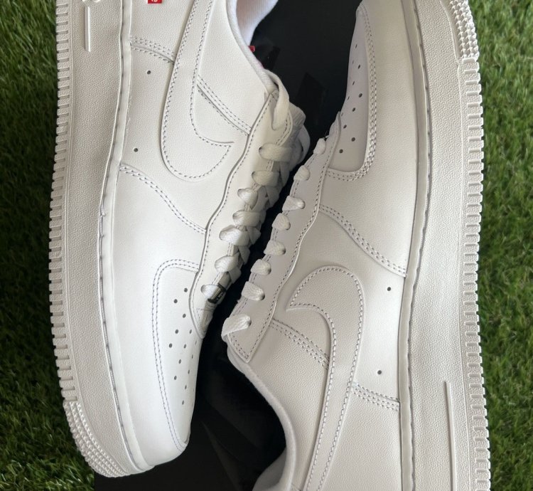 Nike Supreme Air Force 1 Size 9 5 Brand New