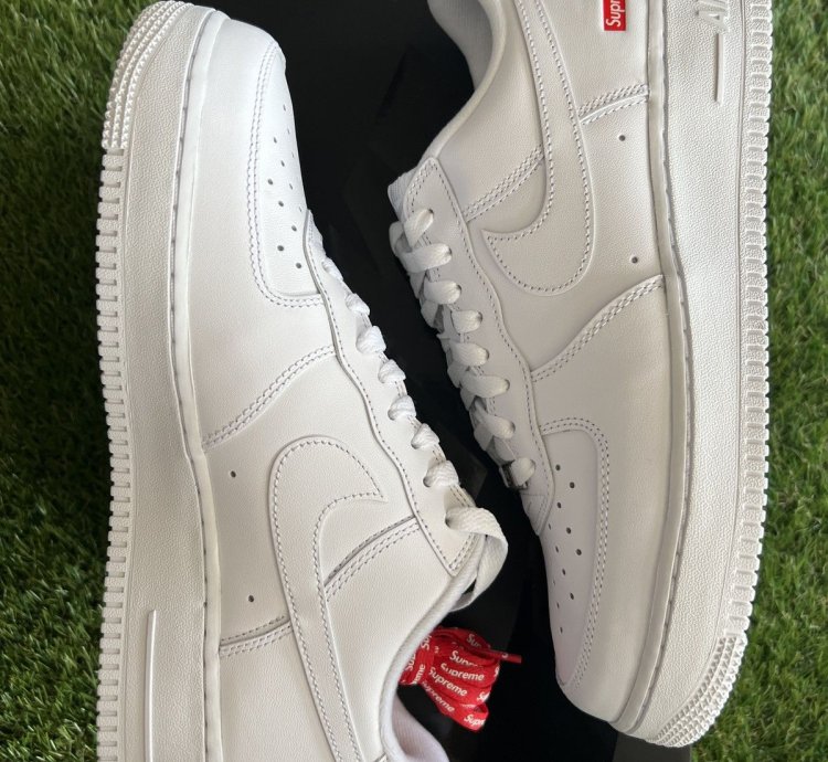 Nike Supreme Air Force 1 Size 9 5 Brand New
