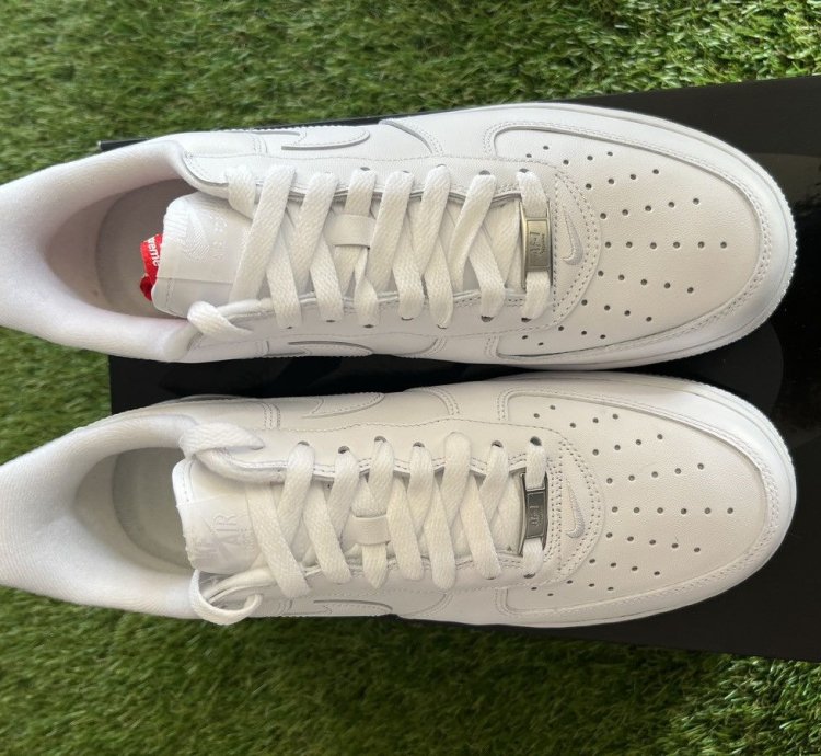 Nike Supreme Air Force 1 Size 9 5 Brand New
